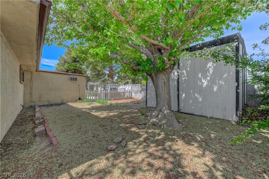 4242 Vader, Las Vegas, NV 89120