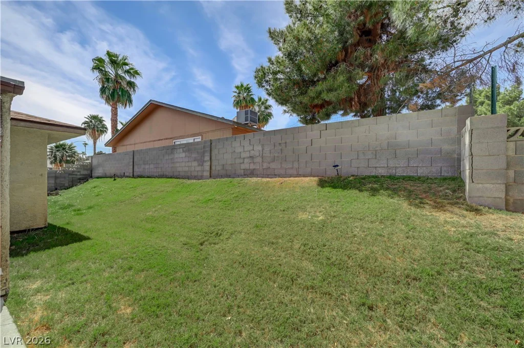 4242 Vader, Las Vegas, NV 89120