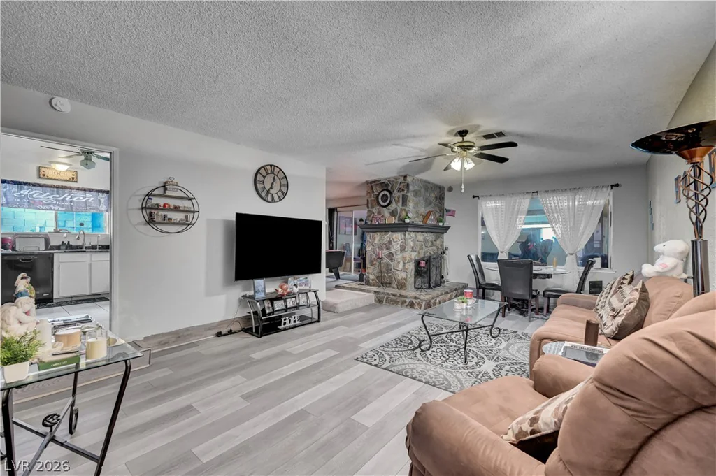 4242 Vader, Las Vegas, NV 89120