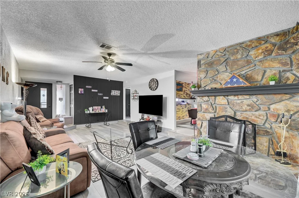 4242 Vader, Las Vegas, NV 89120