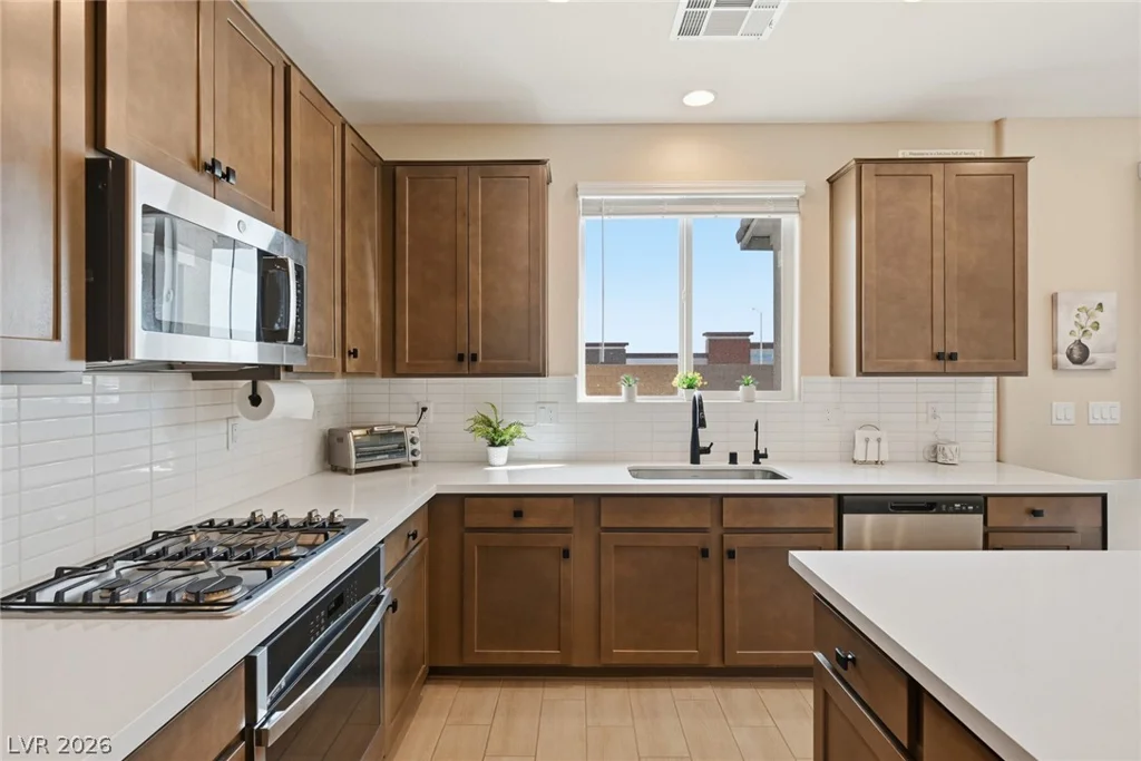 7136 Port Stephens, North Las Vegas, NV 89084