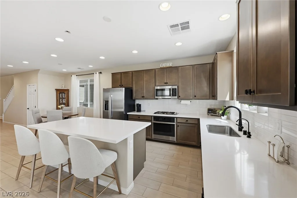 7136 Port Stephens, North Las Vegas, NV 89084