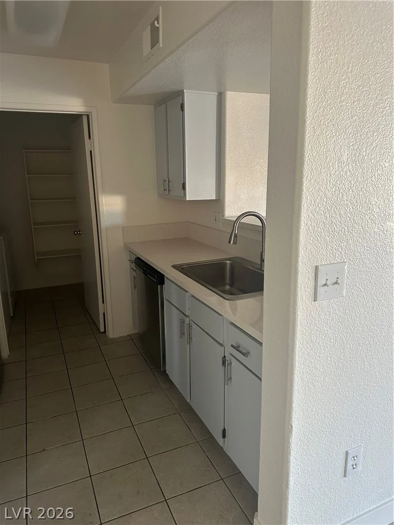 7885 Flamingo, Las Vegas, NV 89147