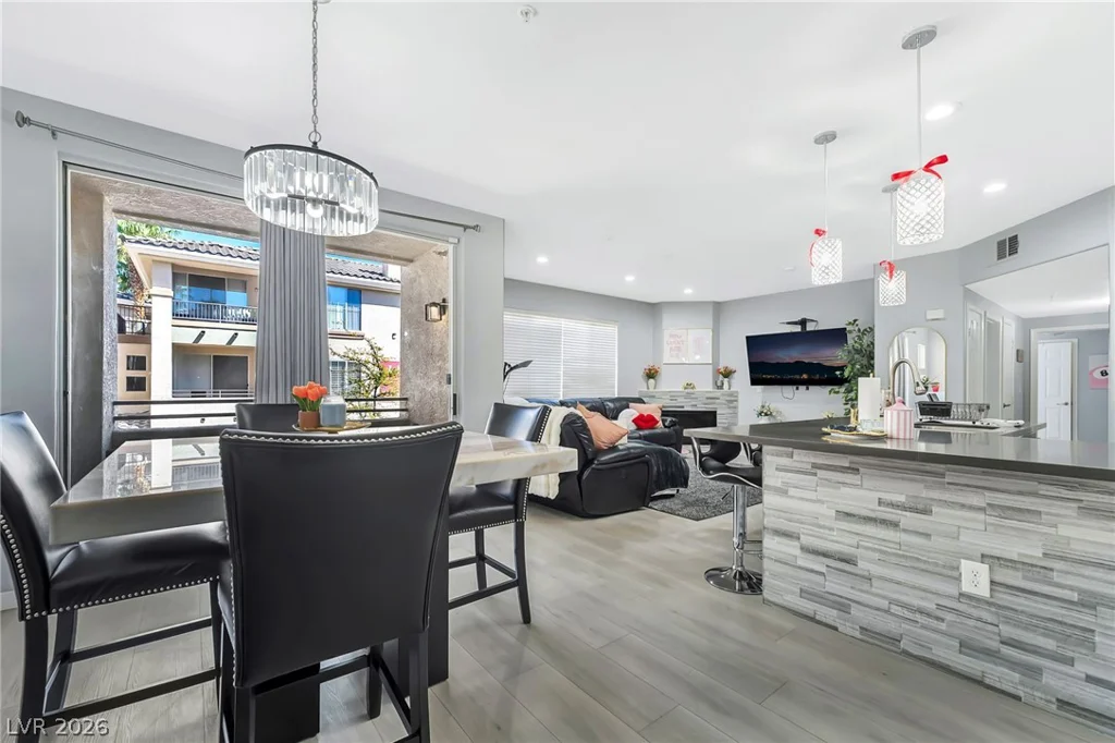 7155 Durango, Las Vegas, NV 89113