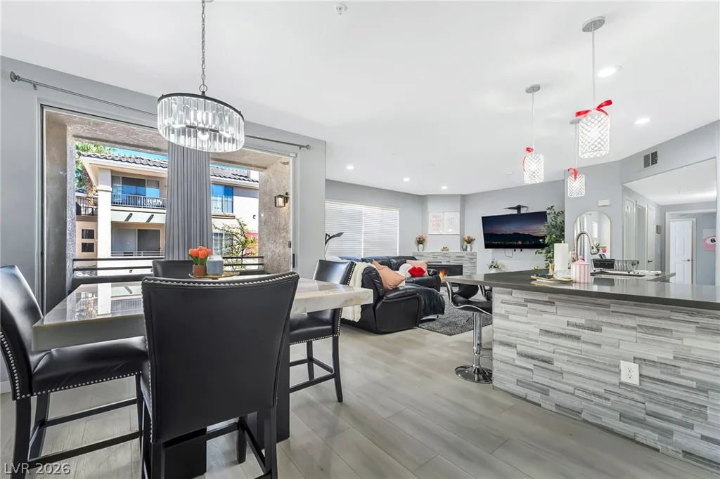 7155 Durango, Las Vegas, NV 89113