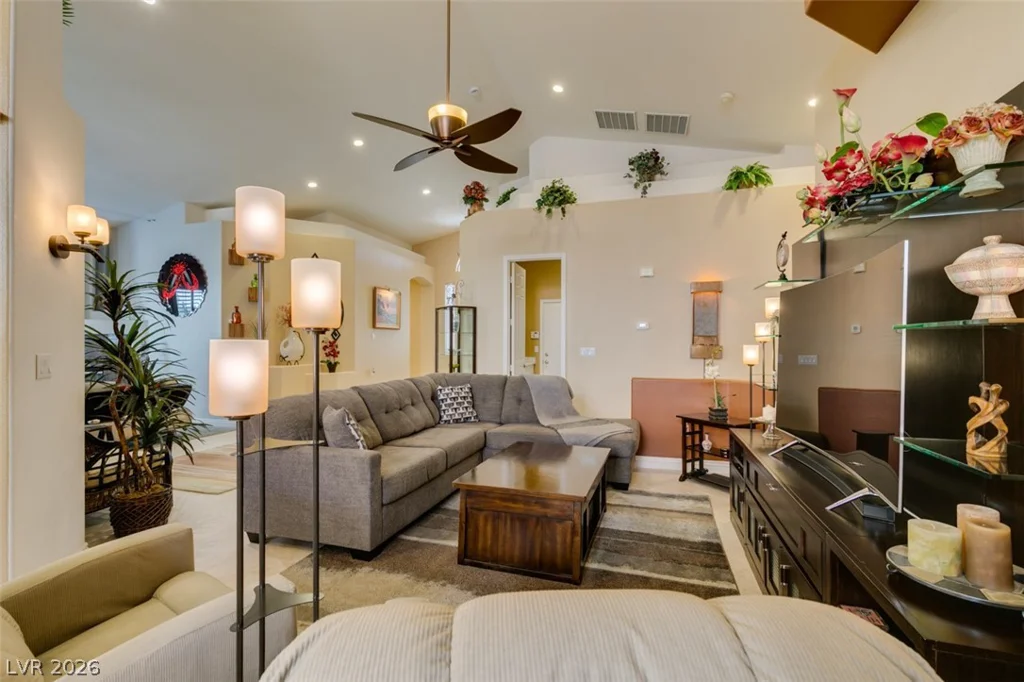 8940 Minsk, Las Vegas, NV 89147