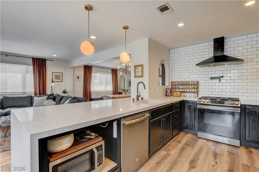 302 Lander, Henderson, NV 89074