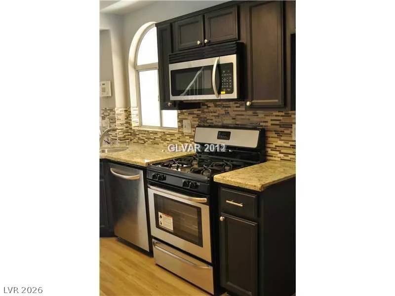 9083 Hollow Green, Las Vegas, NV 89129