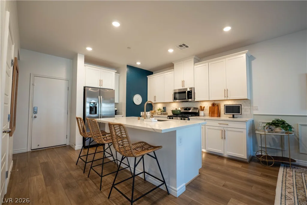600 Carriage Hill, Las Vegas, NV 89138