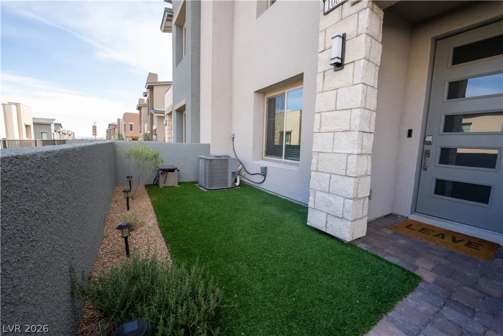 600 Carriage Hill, Las Vegas, NV 89138