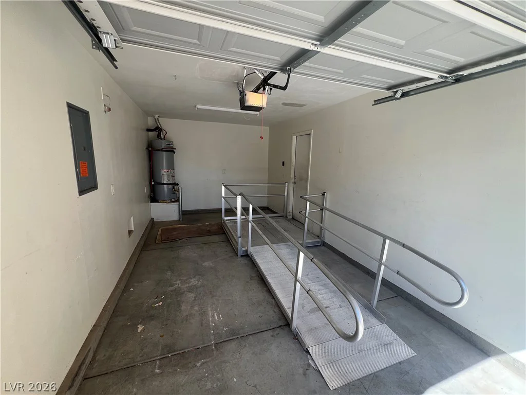 92 Peachtree Hill, Las Vegas, NV 89183