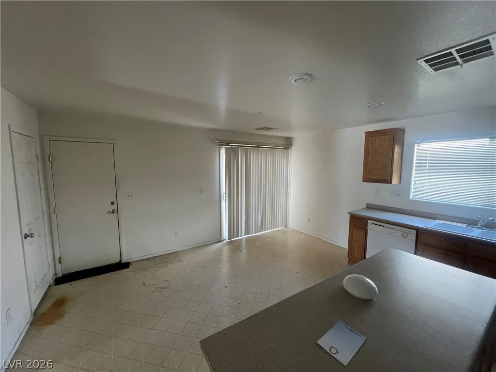 92 Peachtree Hill, Las Vegas, NV 89183