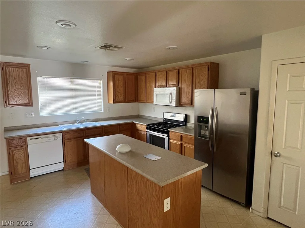 92 Peachtree Hill, Las Vegas, NV 89183