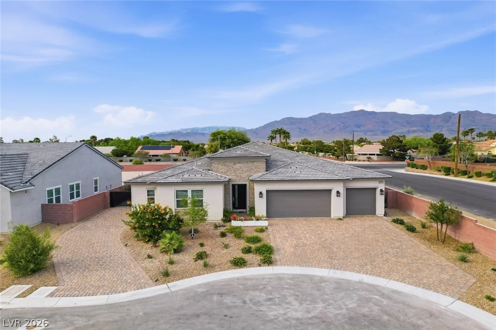 5702 Kings Bluff, Las Vegas, NV 89131