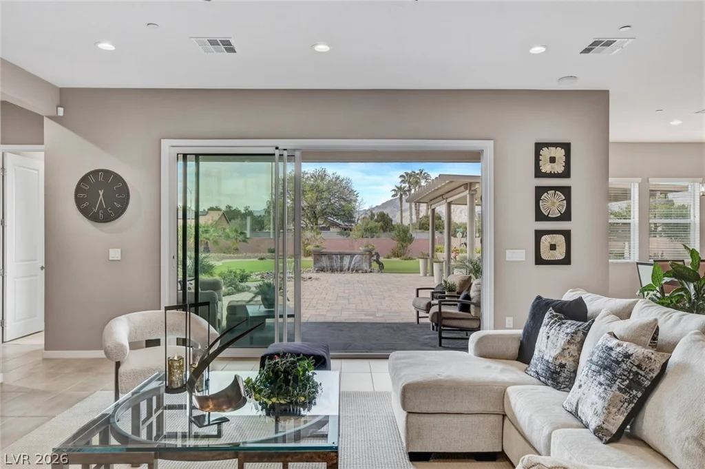 5702 Kings Bluff, Las Vegas, NV 89131
