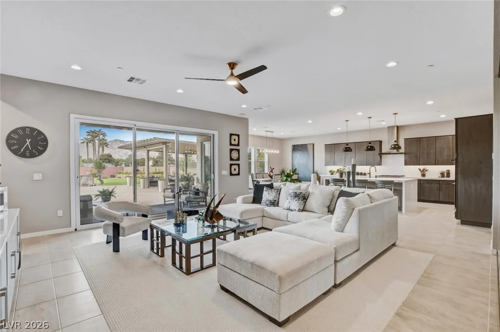 5702 Kings Bluff, Las Vegas, NV 89131