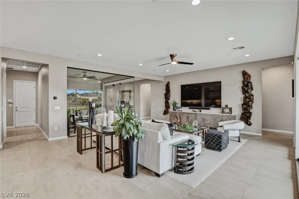 5702 Kings Bluff, Las Vegas, NV 89131