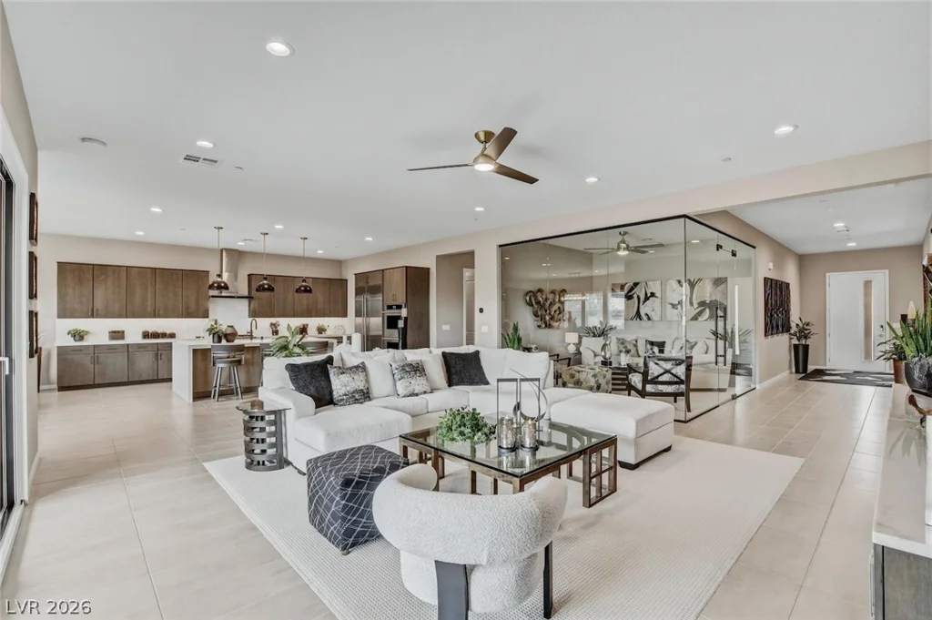 5702 Kings Bluff, Las Vegas, NV 89131