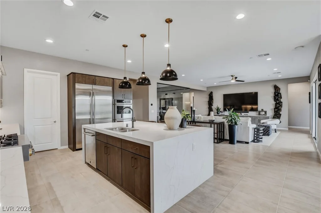 5702 Kings Bluff, Las Vegas, NV 89131