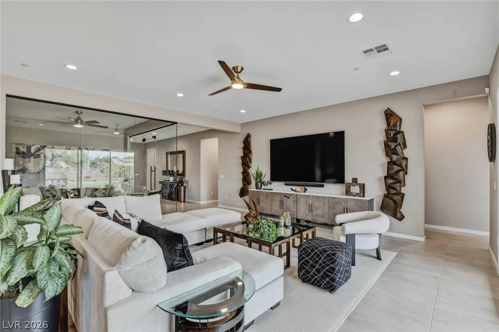 5702 Kings Bluff, Las Vegas, NV 89131