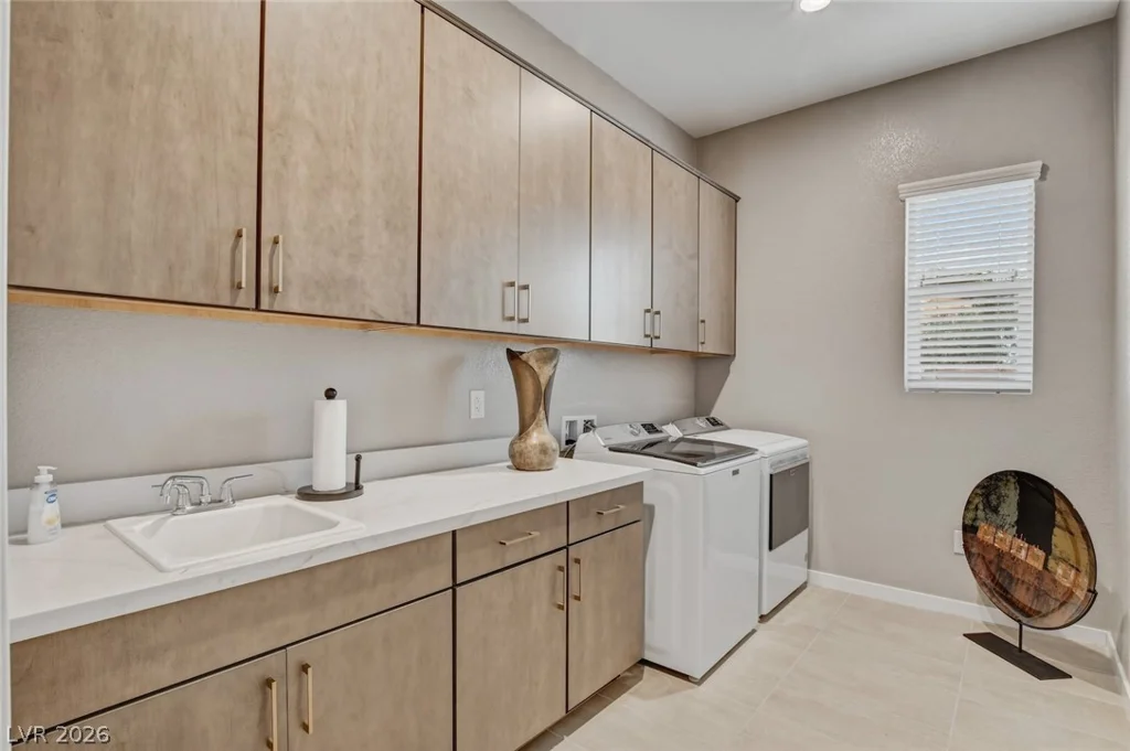5702 Kings Bluff, Las Vegas, NV 89131