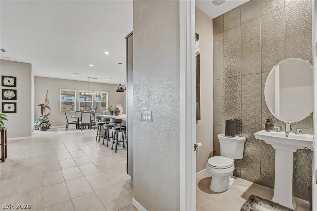 5702 Kings Bluff, Las Vegas, NV 89131