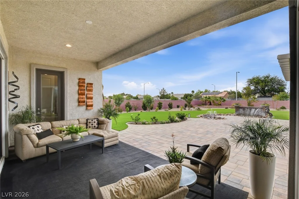 5702 Kings Bluff, Las Vegas, NV 89131
