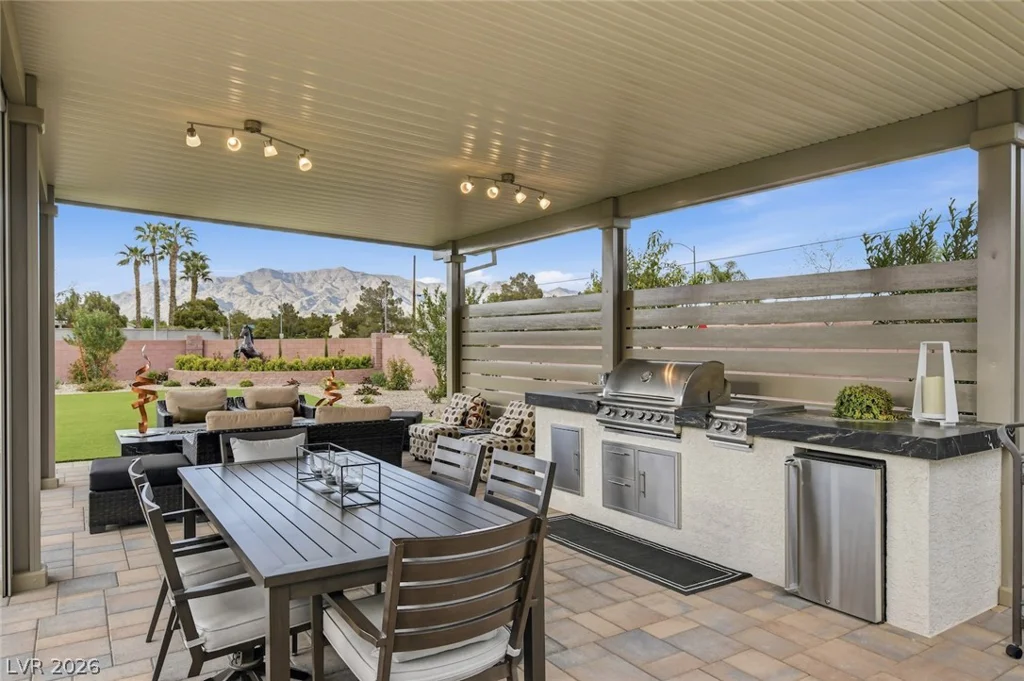 5702 Kings Bluff, Las Vegas, NV 89131