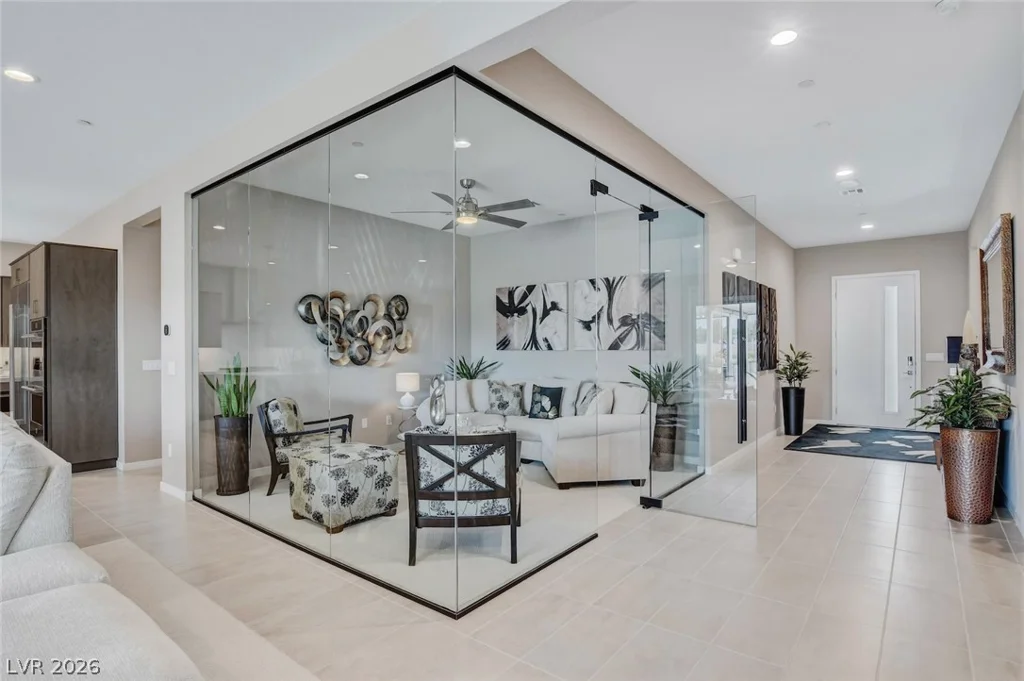 5702 Kings Bluff, Las Vegas, NV 89131