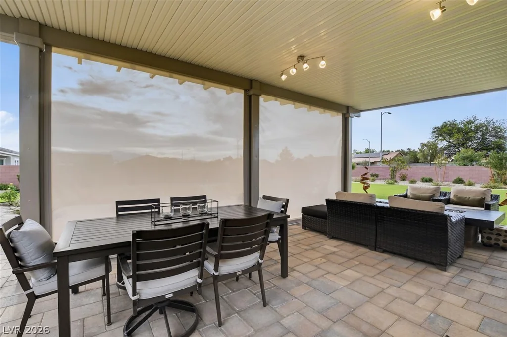 5702 Kings Bluff, Las Vegas, NV 89131