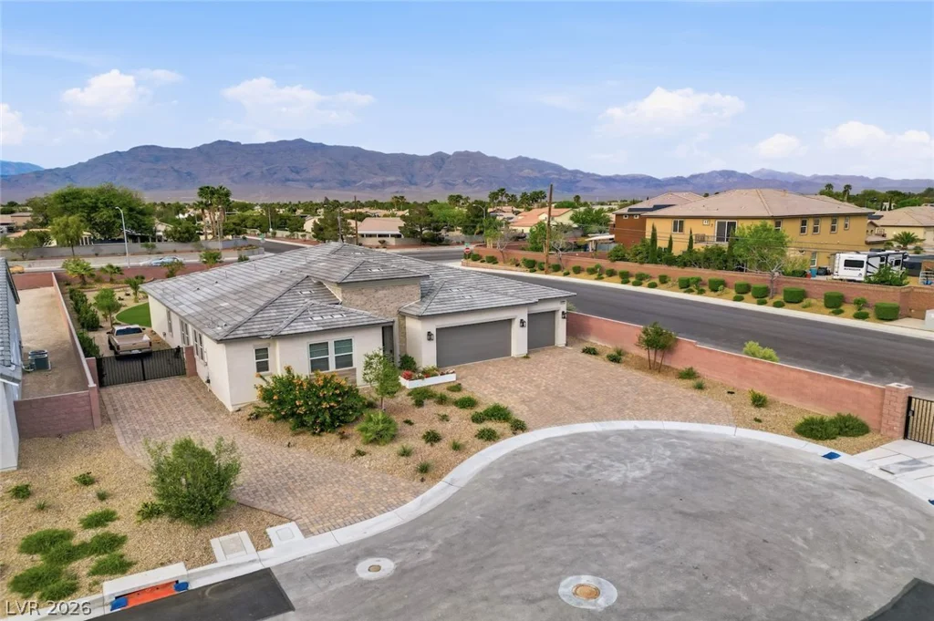 5702 Kings Bluff, Las Vegas, NV 89131