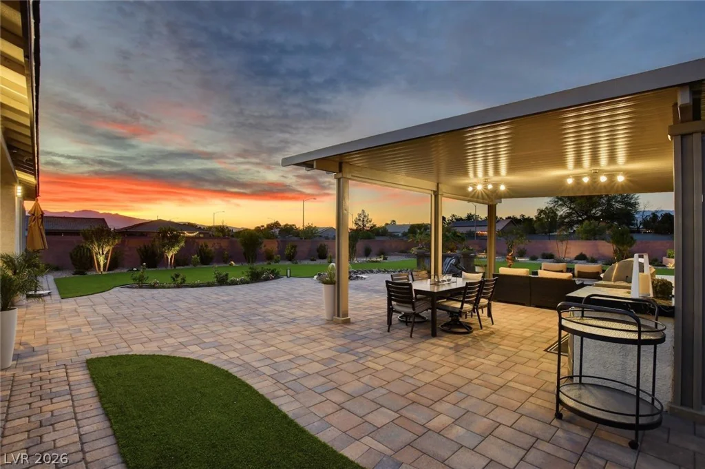 5702 Kings Bluff, Las Vegas, NV 89131