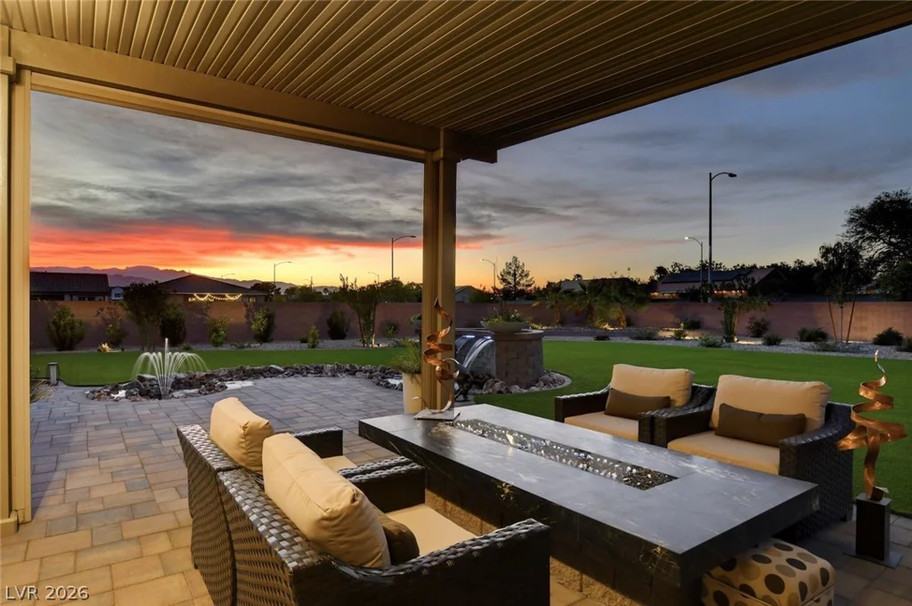 5702 Kings Bluff, Las Vegas, NV 89131