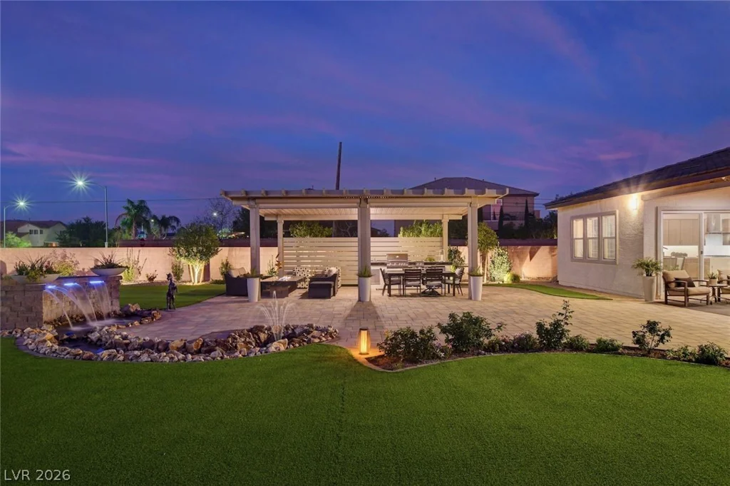 5702 Kings Bluff, Las Vegas, NV 89131