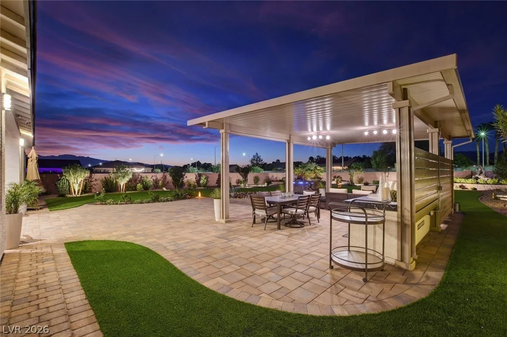 5702 Kings Bluff, Las Vegas, NV 89131