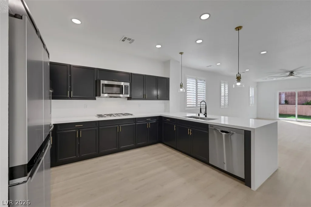 7035 Thistle Ridge, Las Vegas, NV 89166