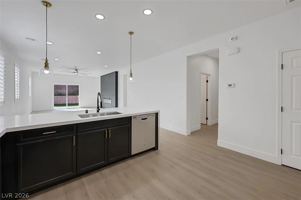 7035 Thistle Ridge, Las Vegas, NV 89166