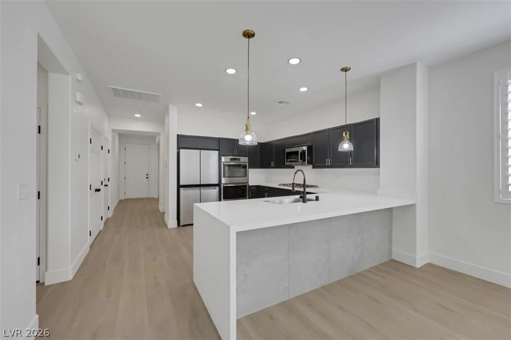 7035 Thistle Ridge, Las Vegas, NV 89166