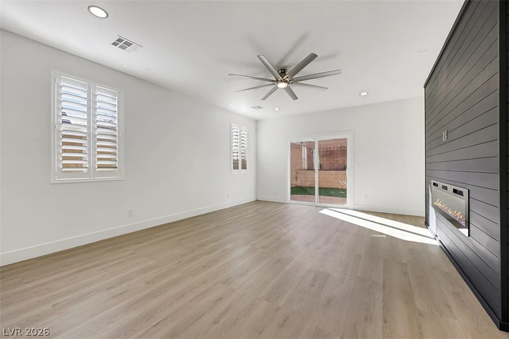 7035 Thistle Ridge, Las Vegas, NV 89166
