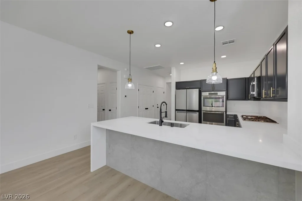 7035 Thistle Ridge, Las Vegas, NV 89166