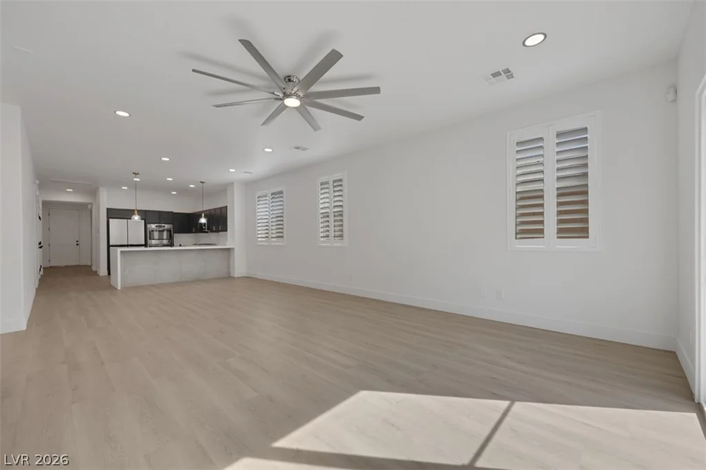 7035 Thistle Ridge, Las Vegas, NV 89166