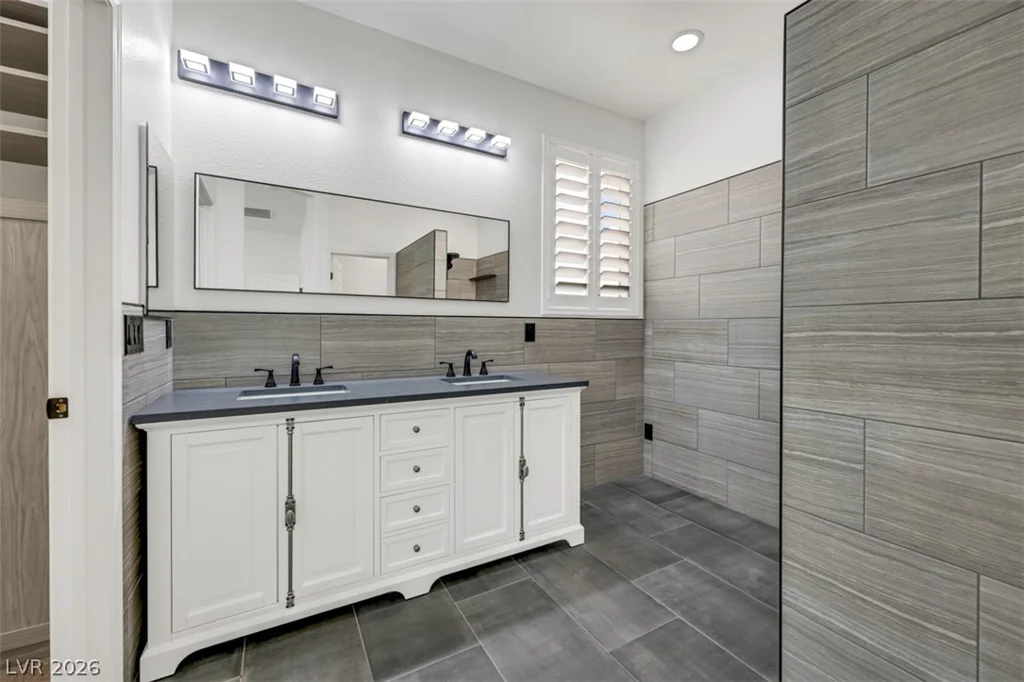 7035 Thistle Ridge, Las Vegas, NV 89166
