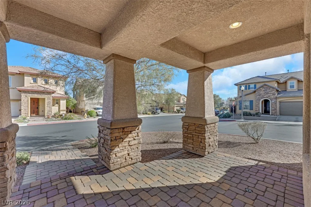 7035 Thistle Ridge, Las Vegas, NV 89166
