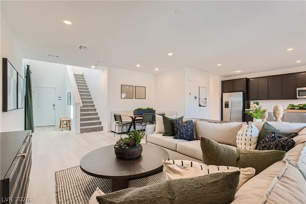 8352 Caldera Hills, Las Vegas, NV 89147