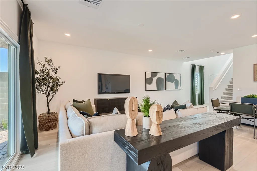 8352 Caldera Hills, Las Vegas, NV 89147