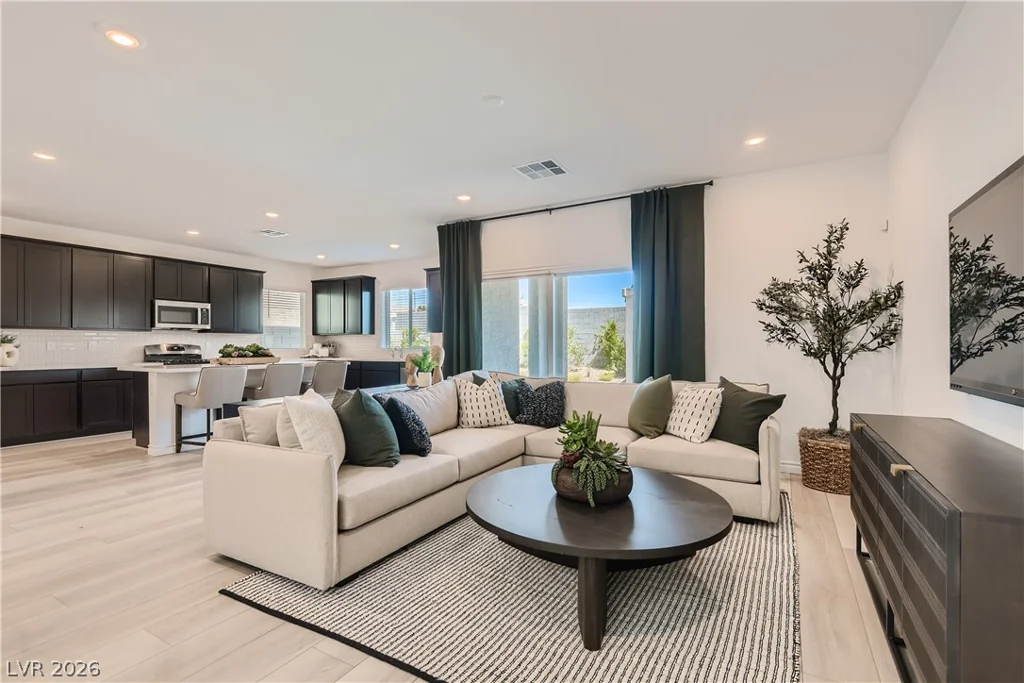8352 Caldera Hills, Las Vegas, NV 89147