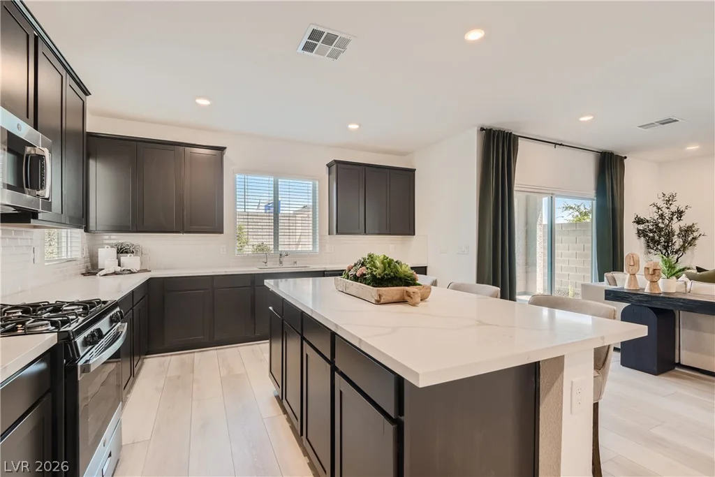 8352 Caldera Hills, Las Vegas, NV 89147