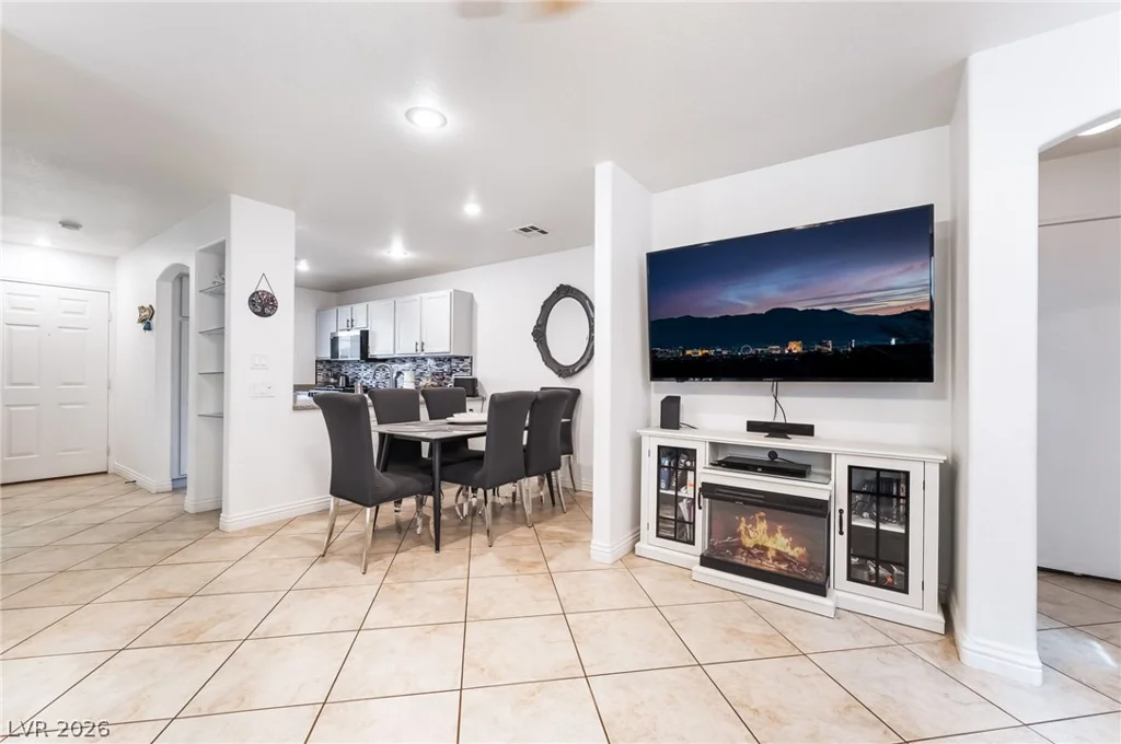 10374 Baby Bud, Las Vegas, NV 89183