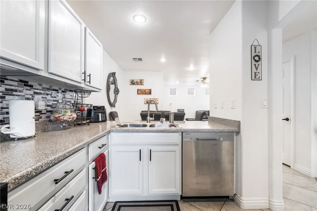 10374 Baby Bud, Las Vegas, NV 89183