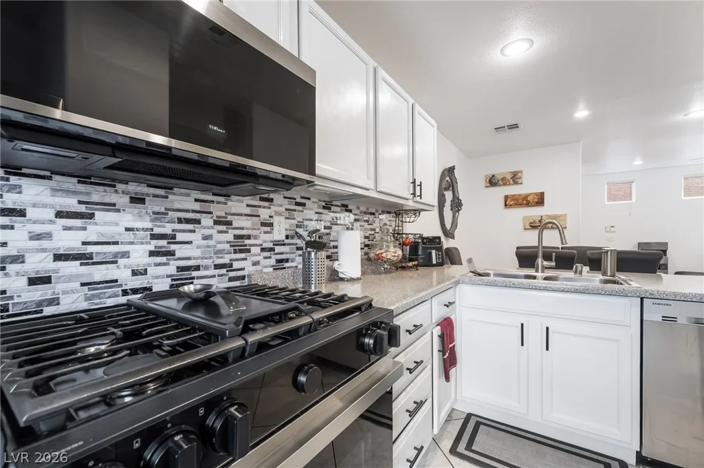 10374 Baby Bud, Las Vegas, NV 89183